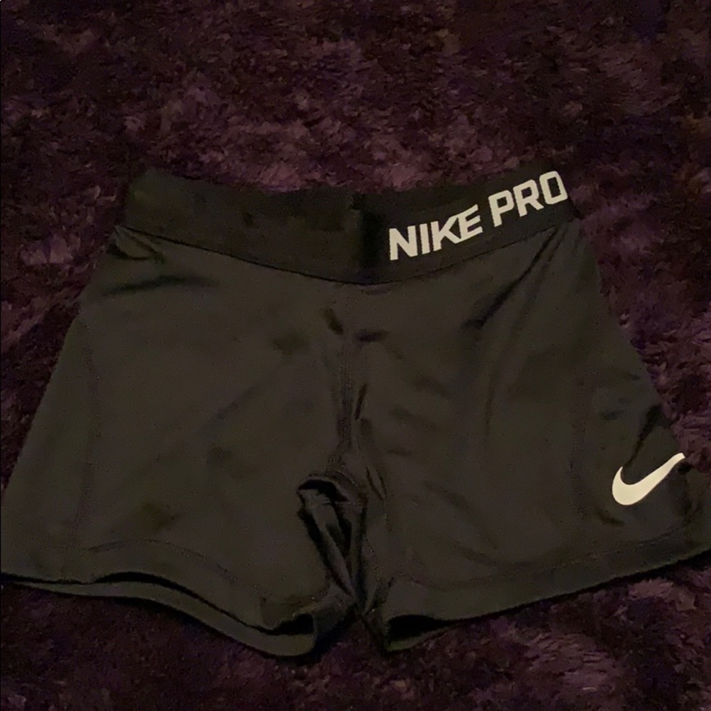 Girls Nike Pro black shorts size small